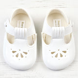 Early Days -  Baby pram shoes, white, B617 | Betty McKenzie